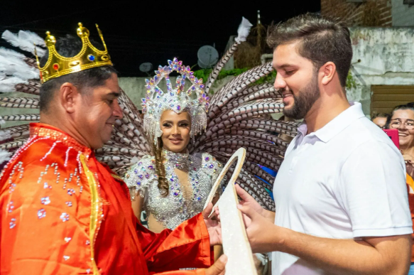 Traipu Folia: Prefeito Lucas Santos entrega a chave da cidade ao Rei Momo e abre oficialmente o Carnaval